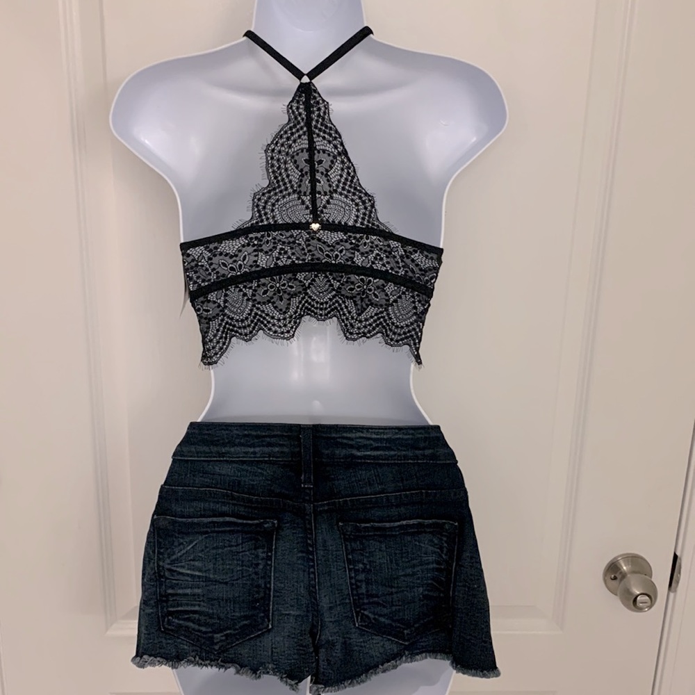 Bebe Raw Edge Icon Shorts - Picture 3 of 7